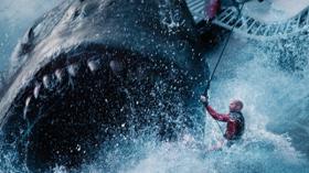 北美票房：《巨齿鲨》首周4450万美元夺冠 (新闻 巨齿鲨)