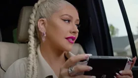 Christina Aguilera出演Switch主机宣传视频 (视频 Nintendo Switch)