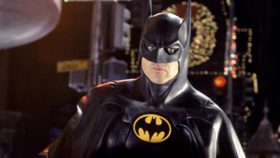 迈克尔·基顿将在《蝙蝠少女》回归饰演蝙蝠侠 (新闻 蝙蝠少女)